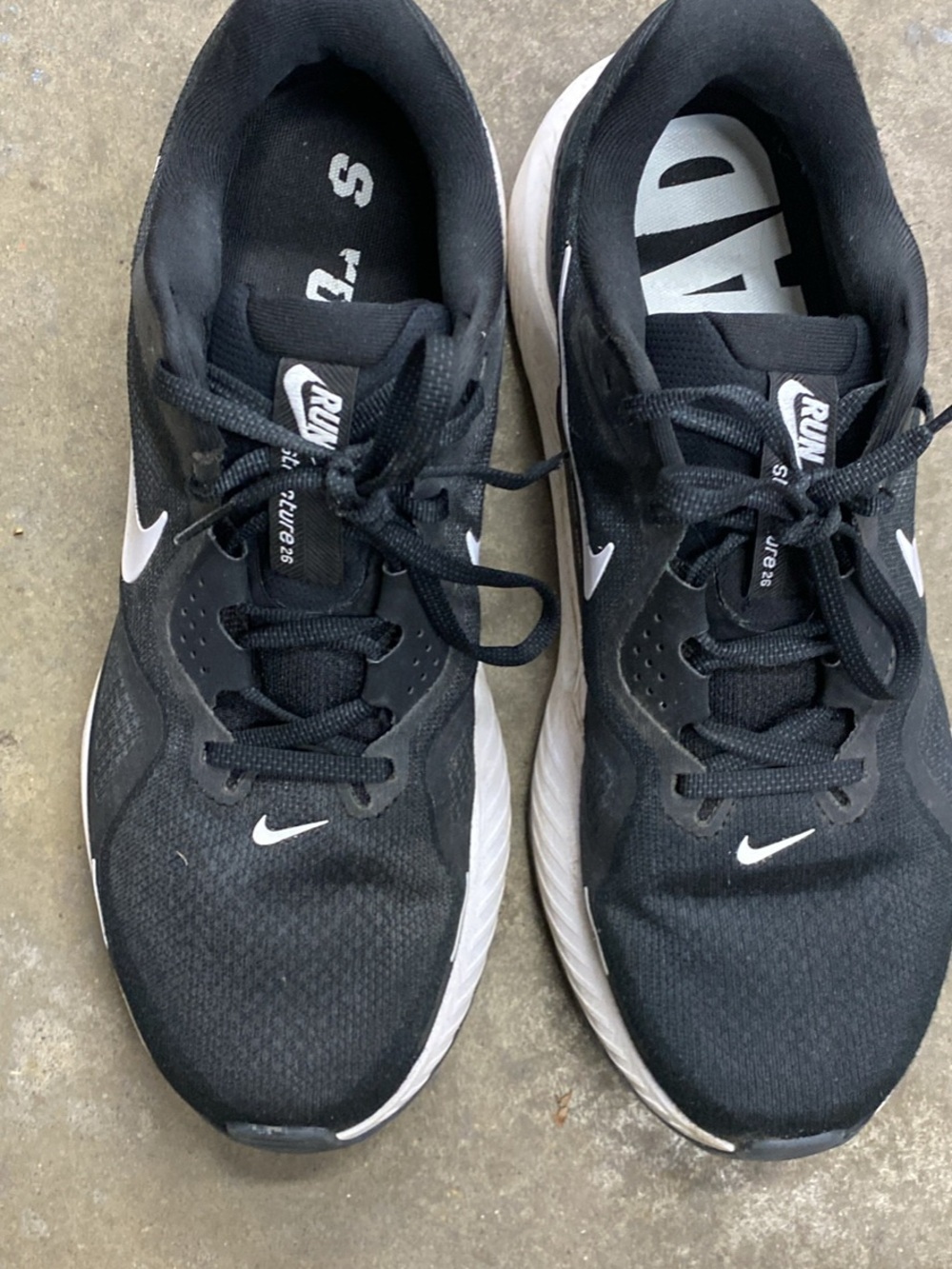 Nike Black and White Structure Men’s Athletic Running Shoes sz 10
